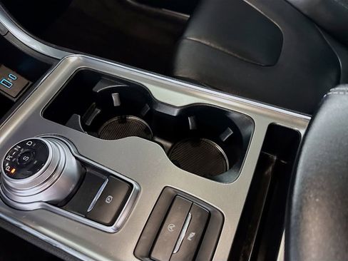 Used 2022 Ford Edge Titanium image 15