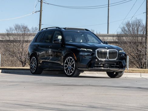 Certified 2025 BMW X7 xDrive40i w/ Executive Package image 2