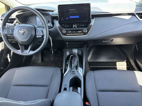 Used 2025 Toyota Corolla LE FWD image 15