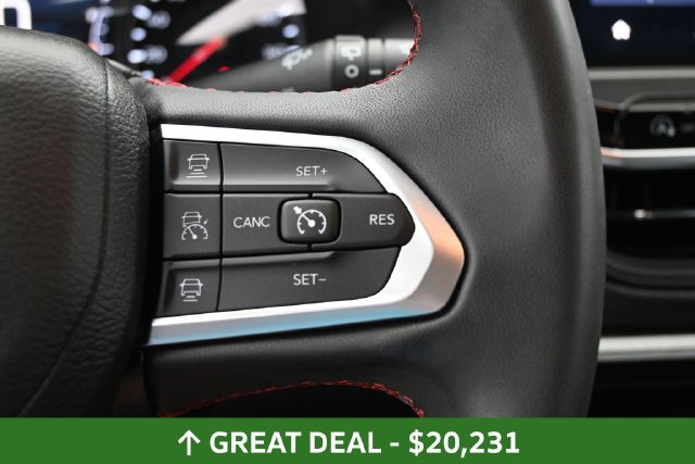 Used 2025 Jeep Compass Trailhawk AWD/4WD image 32
