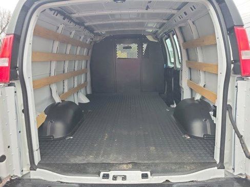 Used 2024 GMC Savana 2500 w/ Driver Convenience Package RWD image 8