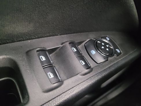 Used 2020 Ford Fusion SE image 27