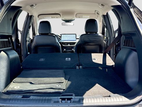 Used 2024 Ford Escape Platinum AWD/4WD image 7