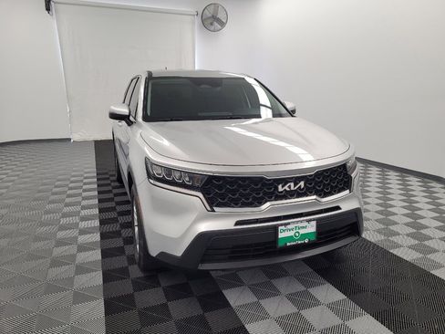 Used 2022 Kia Sorento LX FWD image 14