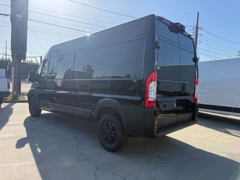 Used 2023 RAM ProMaster 2500 w/ Driver Convenience Group FWD image 5