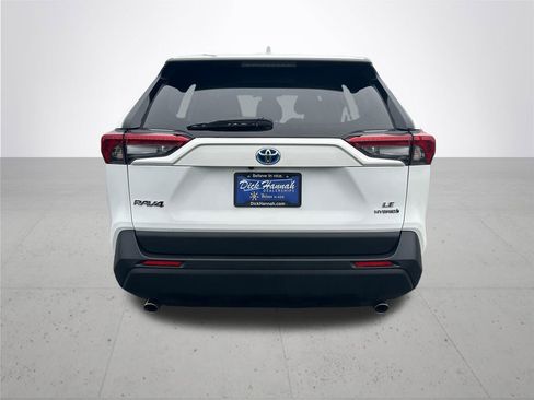Certified 2024 Toyota RAV4 LE AWD/4WD image 9