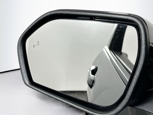 Used 2024 Ford Explorer Limited image 16