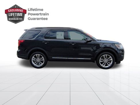 Used 2018 Ford Explorer XLT w/ Equipment Group 202A image 2