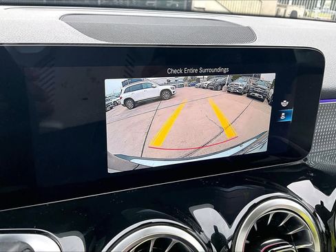 Used 2022 Mercedes-Benz GLB 250 image 26