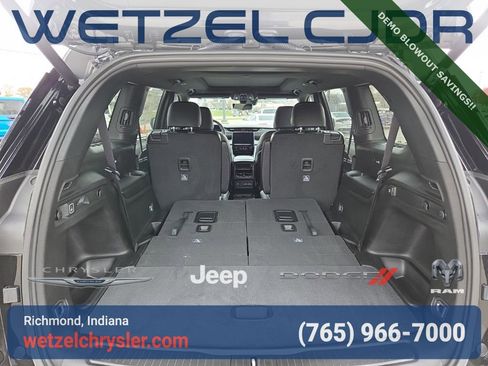 New 2025 Jeep Grand Cherokee L Limited w/ Luxury Tech Group II AWD/4WD image 8