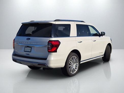 Used 2024 Ford Expedition Platinum image 4