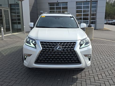 Used 2023 Lexus GX 460 Luxury w/ Accessory Package image 2