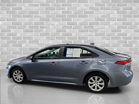 Used 2023 Toyota Corolla LE image 2