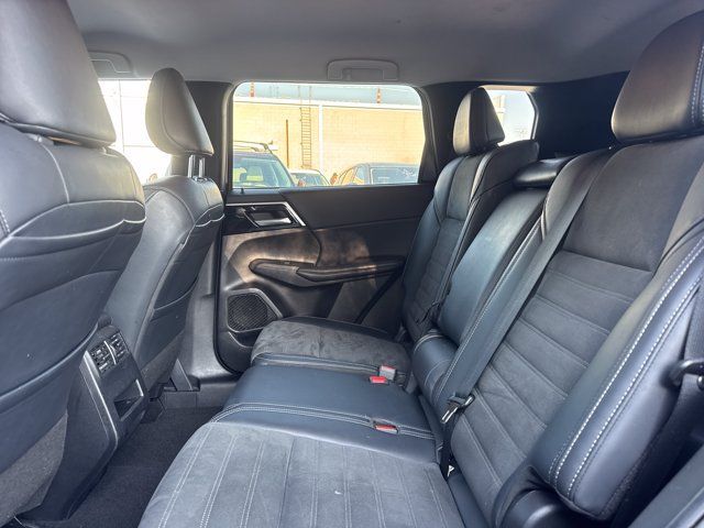 Used 2024 Mitsubishi Outlander SE FWD image 11