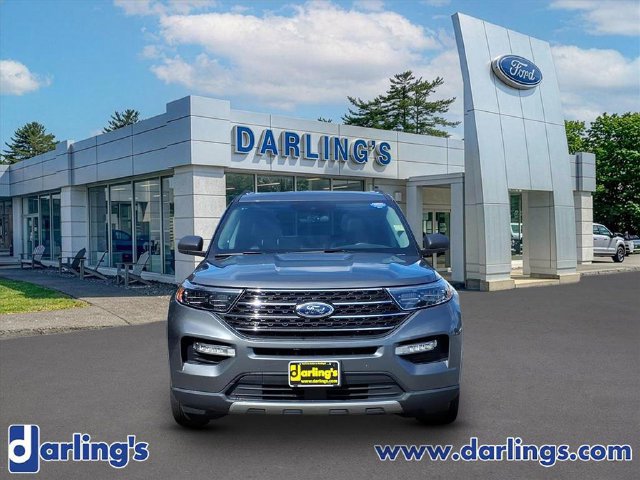 Used 2024 Ford Explorer XLT w/ Equipment Group 202A AWD/4WD image 2
