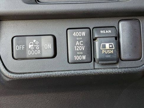 Used 2017 Toyota Tacoma TRD Off-Road w/ Premium & Technology Package RWD image 11