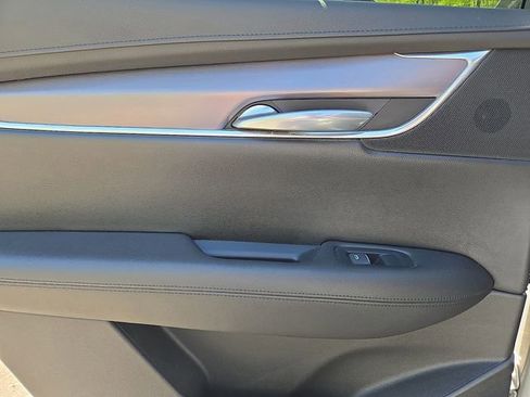 Used 2017 Cadillac XT5 Luxury w/ Driver Awareness Package AWD/4WD image 22
