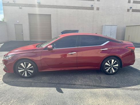 Used 2021 Nissan Altima 2.5 SV FWD image 4