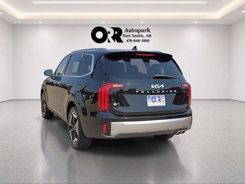 Used 2025 Kia Telluride S FWD image 4