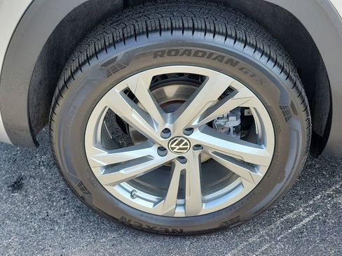 Used 2024 Volkswagen Atlas Cross Sport SEL R-Line image 7