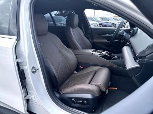 Used 2024 BMW i5 eDrive40i w/ M Sport Package RWD image 29