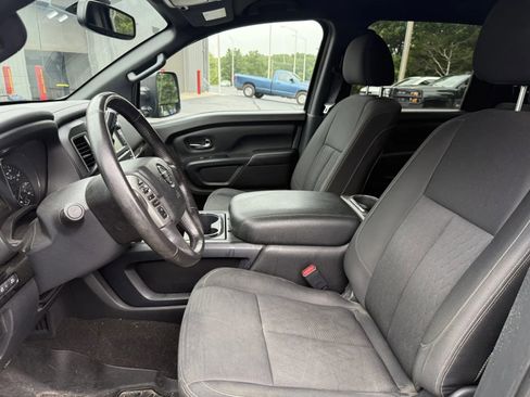 Used 2018 Nissan Titan SV AWD/4WD image 8