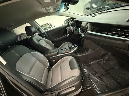 Used 2022 Kia Niro EX w/ Cold Weather Package image 24