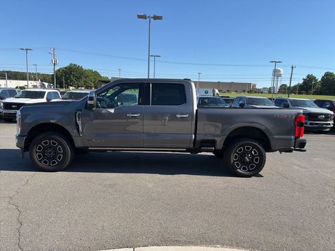 Used 2023 Ford F250 Platinum AWD/4WD image 6