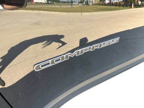 Used 2023 Jeep Compass Latitude w/ Sun and Sound Group AWD/4WD image 33