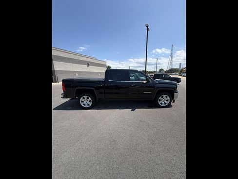 Used 2018 GMC Sierra 1500 SLE w/ SLE Value Package AWD/4WD image 5
