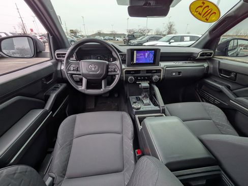 Used 2025 Toyota Tacoma SR5 image 15