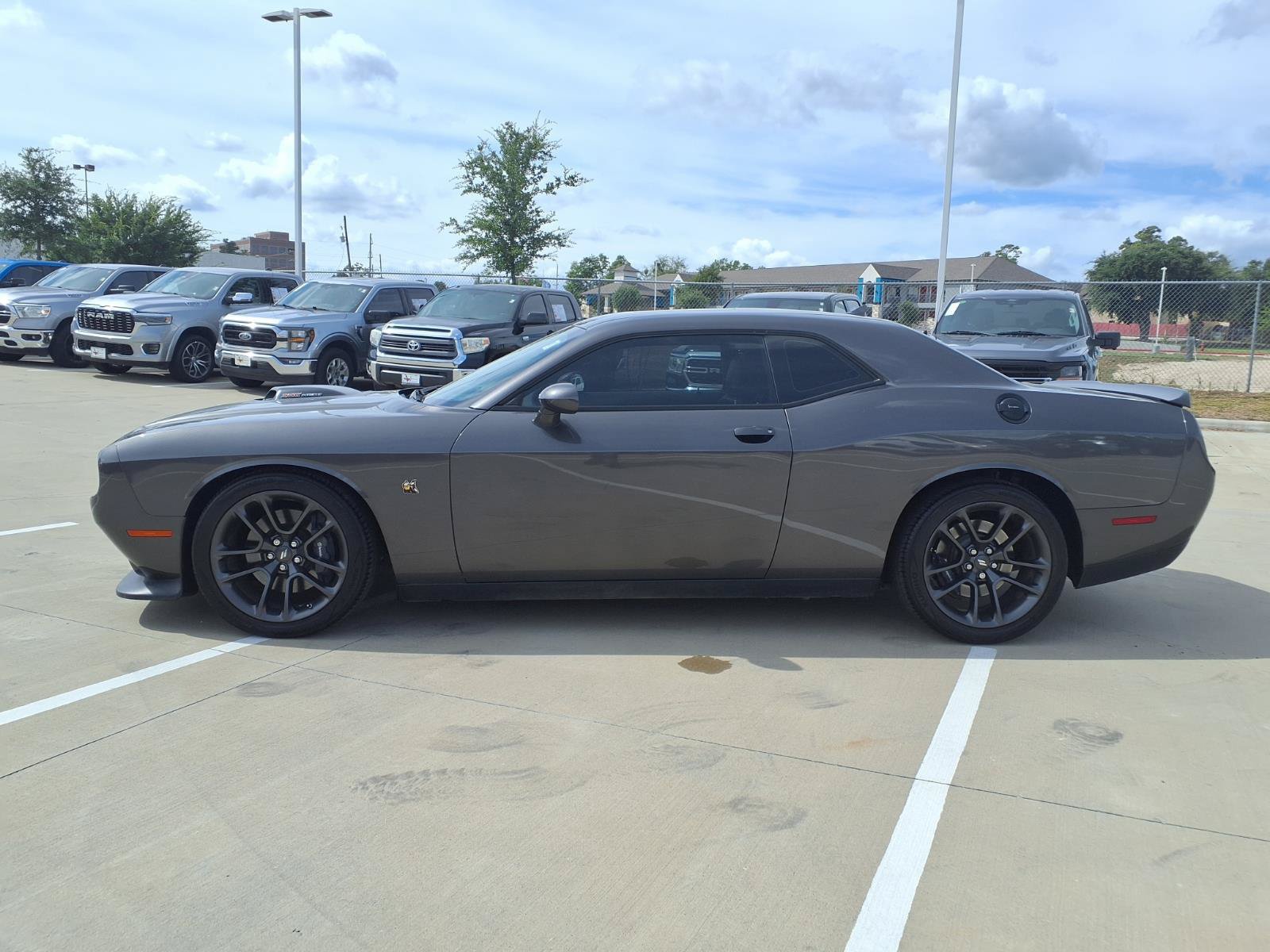 Used 2022 Dodge Challenger R/T Scat Pack w/ Shaker Package RWD image 8