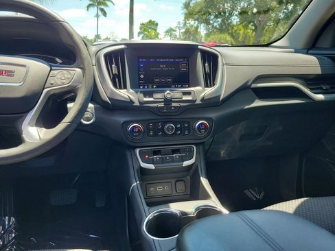 Certified 2022 GMC Terrain SLE w/ Driver Convenience Package AWD/4WD image 16