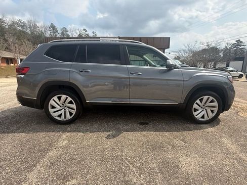 Used 2021 Volkswagen Atlas SEL FWD image 2