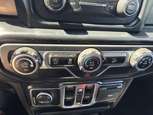 Used 2019 Jeep Wrangler Unlimited Sport S AWD/4WD image 24