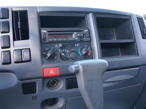 Used 2019 Isuzu NPR image 12