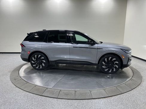 Certified 2024 Lincoln Nautilus Reserve w/ Equipment Group 202A image 4