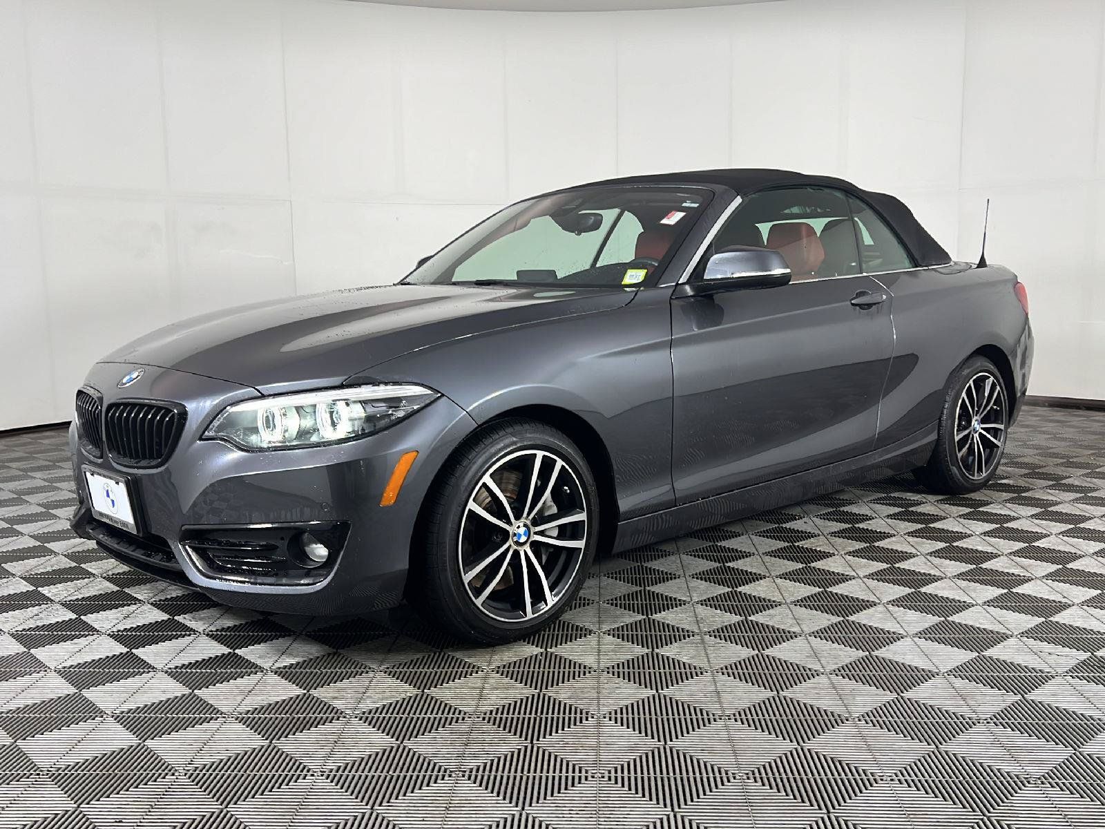 Used 2021 BMW 230i xDrive Convertible AWD/4WD image 12