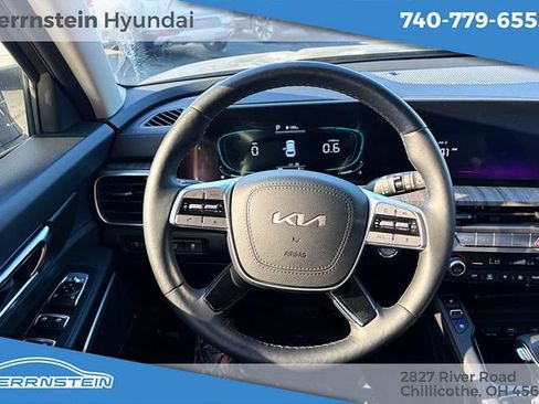 Used 2024 Kia Telluride EX w/ EX Captain's Chair Package AWD/4WD image 7