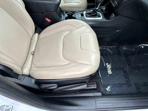 Used 2016 Jeep Cherokee Limited AWD/4WD image 14