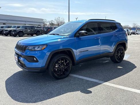 New 2026 Jeep Compass Latitude image 7