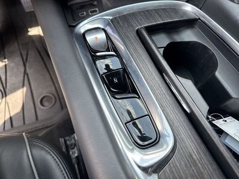 Used 2024 Buick Enclave Avenir w/ Avenir Technology Package image 15