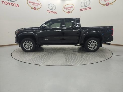 Used 2025 Toyota Tacoma Limited AWD/4WD image 5