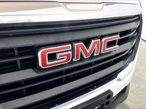 Used 2024 GMC Terrain SLE FWD image 23