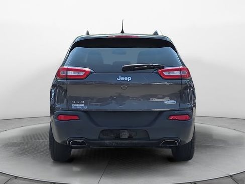Used 2018 Jeep Cherokee Latitude Plus w/ Cold Weather Group AWD/4WD image 4