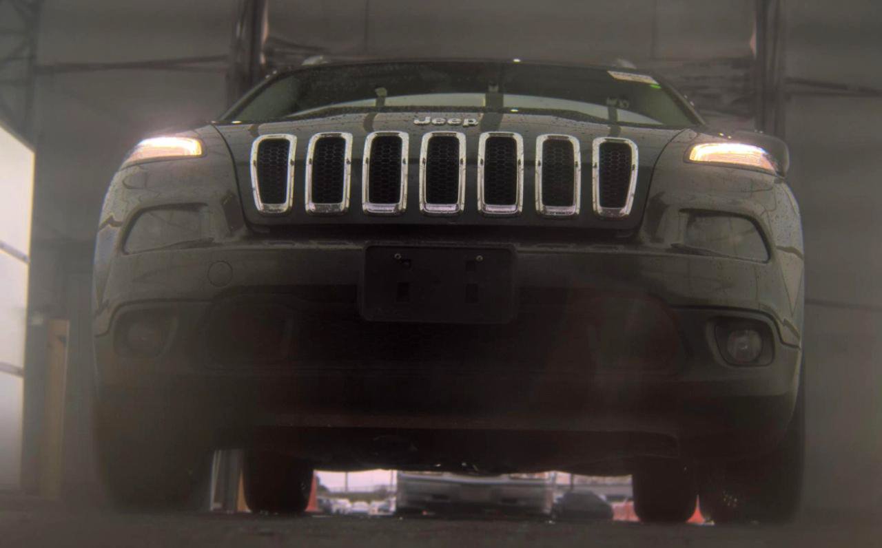 Used 2015 Jeep Cherokee Latitude AWD/4WD image 3
