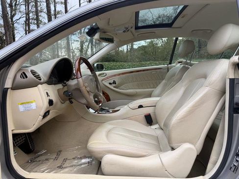 Used 2005 Mercedes-Benz CLK 320 Coupe image 17