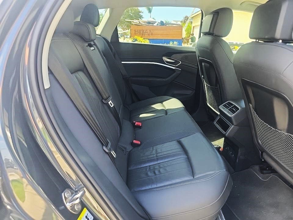 Used 2024 Audi Q8 e-tron Premium AWD/4WD image 7