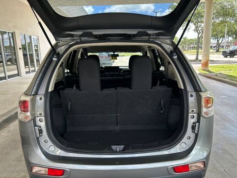 Used 2015 Mitsubishi Outlander SE FWD image 31