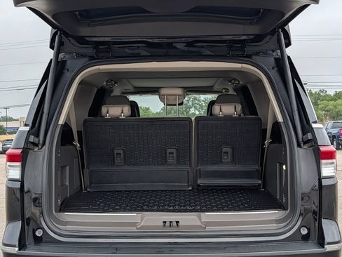 Used 2024 Lincoln Navigator L Reserve AWD/4WD image 7
